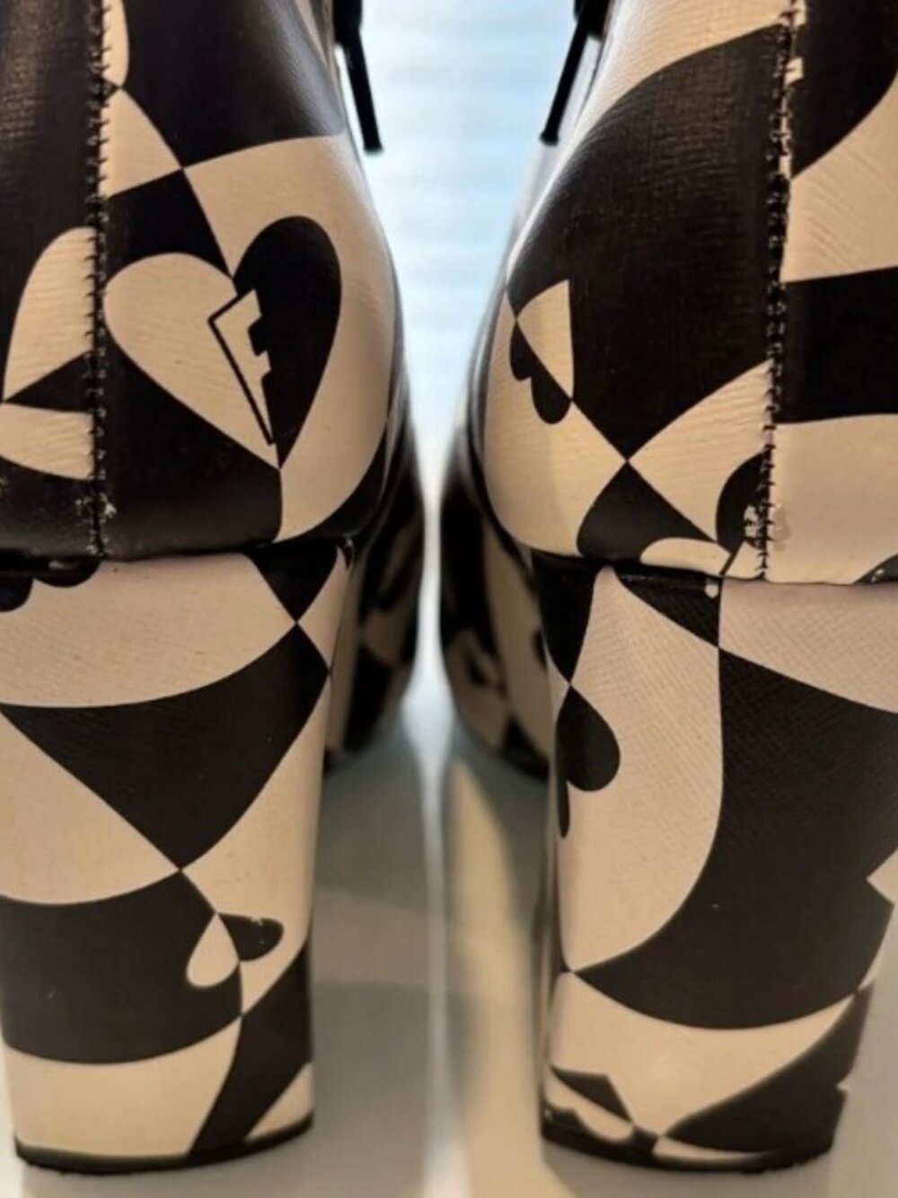 Fluevog Black and White Heart Patterned Women's Shoes size 9 - Picture 7 of 7